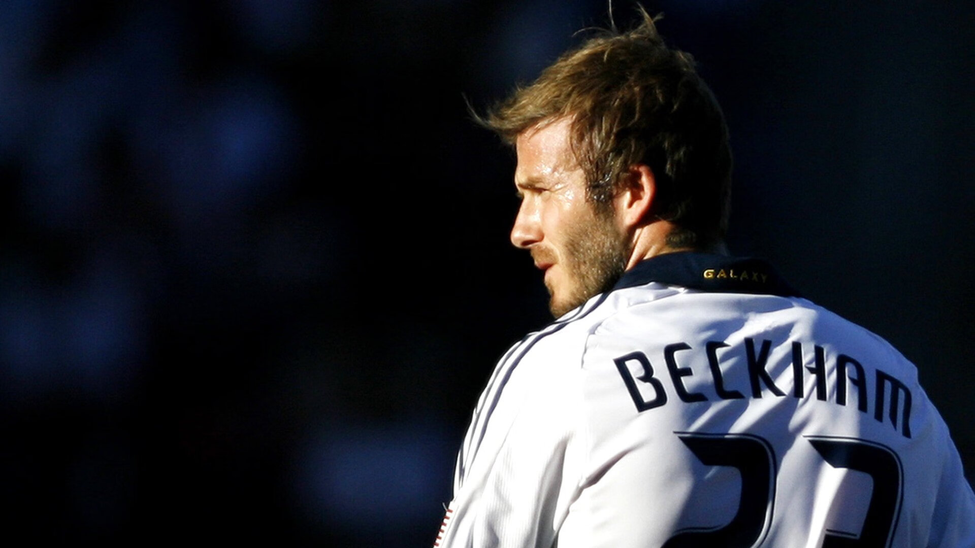 球员在节奏变化中如何确保场上沟通顺畅，如何管理球员在比赛中的情绪